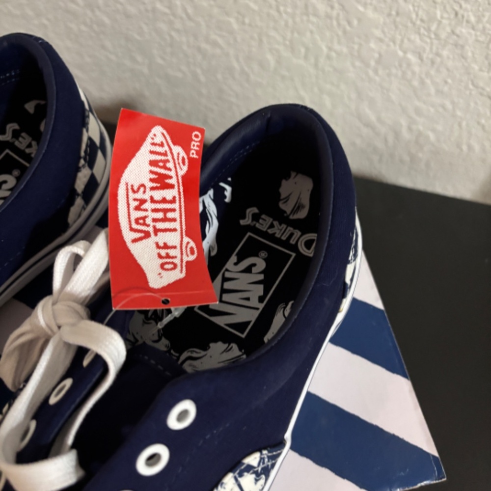 Custom Vans - Picture 2 of 5